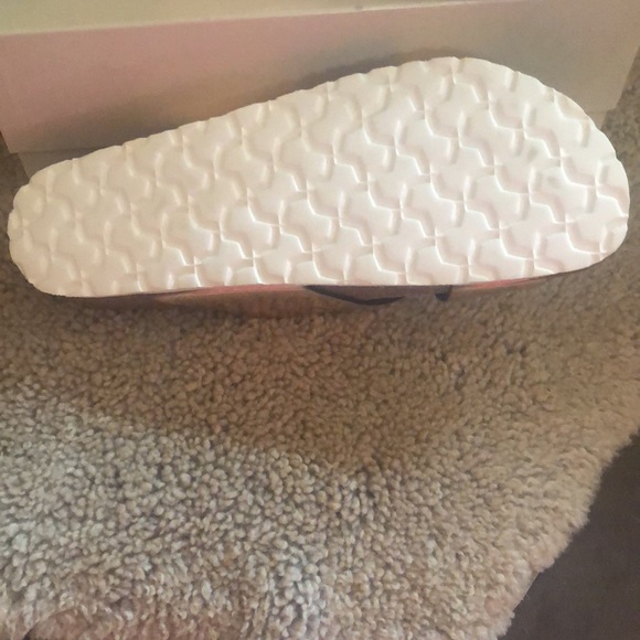 NWT - walnut Melbourne - gold scuff with buckle - Picture 4 of 7